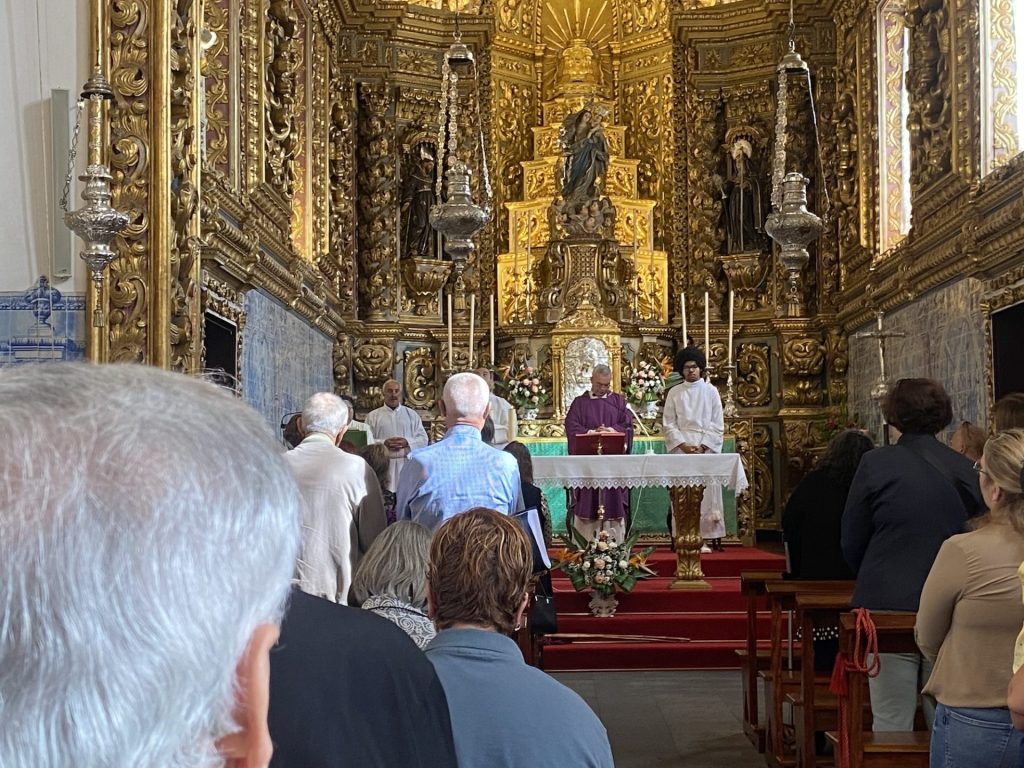 Cónego Manuel Carlos Alves recorda que a santidade é escutar e viver a Palavra de Deus
