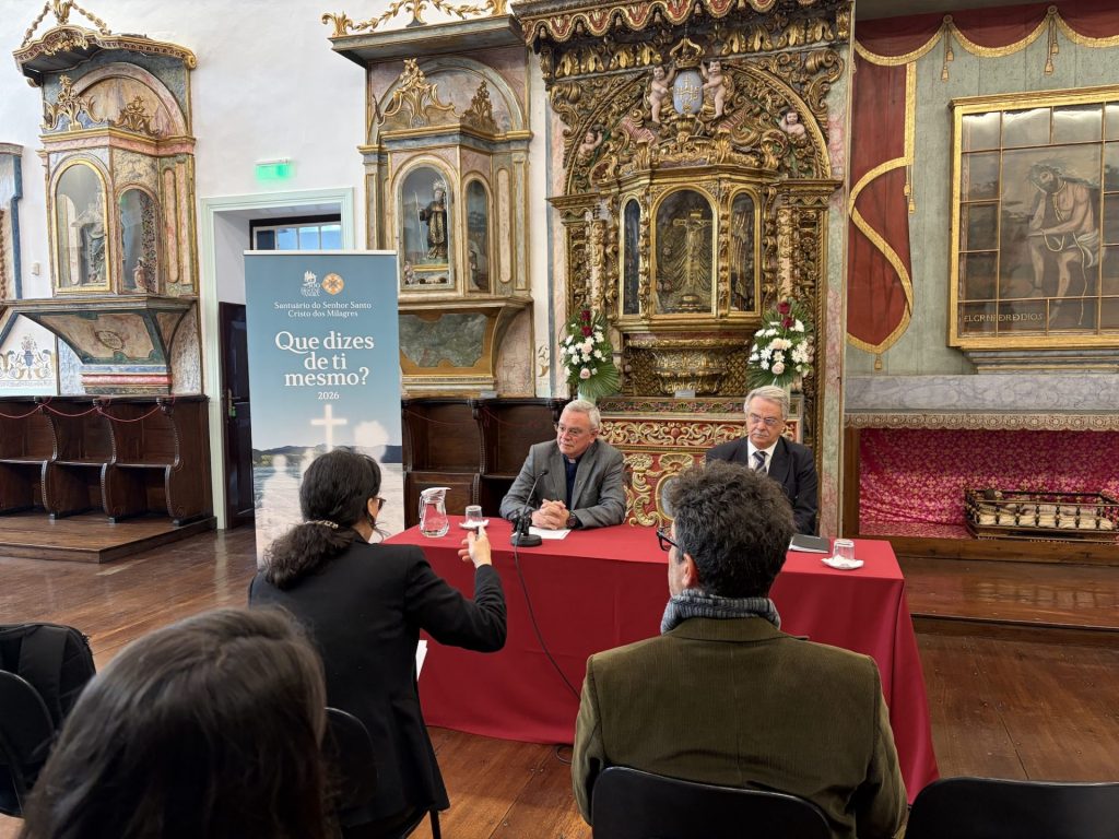 Cardeal D. António Marto preside  à Festa do Senhor Santo Cristo que convoca a uma forte oração pela paz