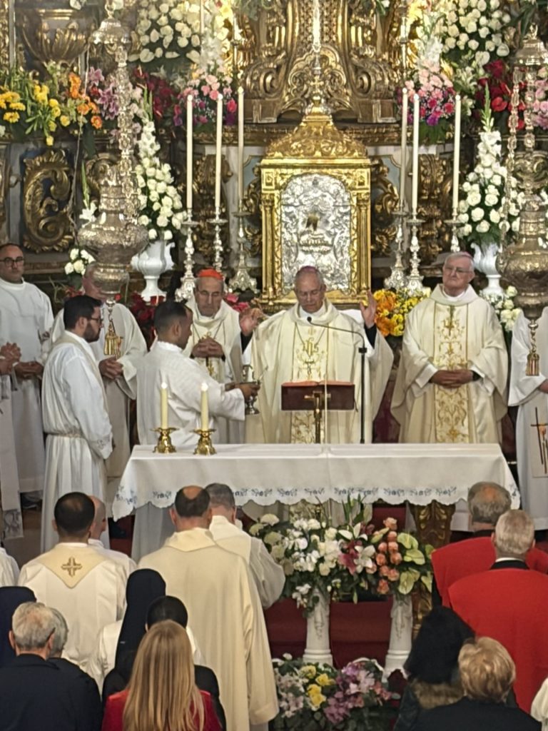 Bispo de Angra afirma  que as festas do Senhor Santo Cristo foram testemunho visível de “comunhão e fraternidade” e tiveram uma participação marcada pela amabilidade, pela fraternidade e pelo espírito de família