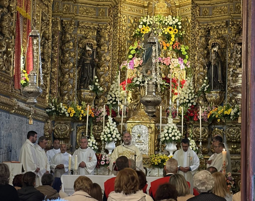 “Desatar as mãos para servir”: mensagem marca o terceiro dia do tríduo e aproxima fiéis do espírito pascal