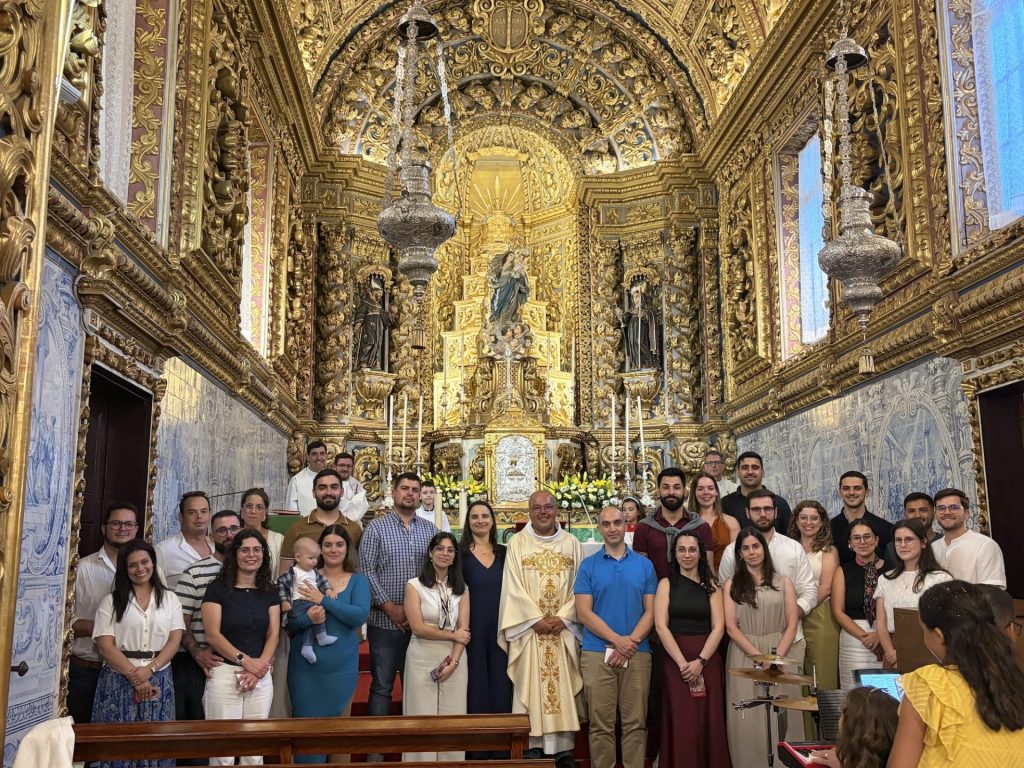 Santuário do Senhor Santo Cristo acolheu a bênção de 11 casais de várias localidades de São Miguel na noite de Santo António